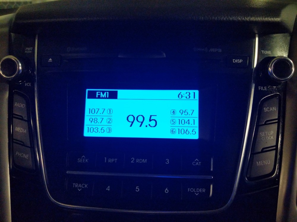 2017 Hyundai Elantra - Stereo Package