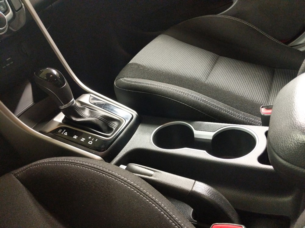 2017 Hyundai Elantra - Center Console/Cup Holders