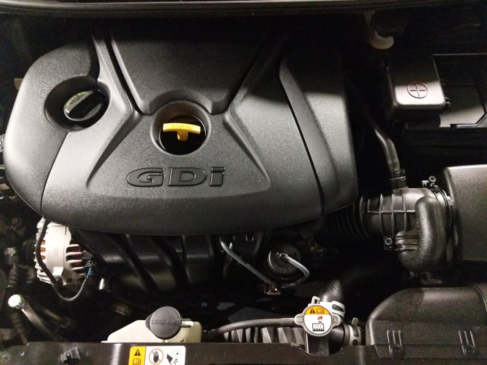 2017 Hyundai Elantra - Engine