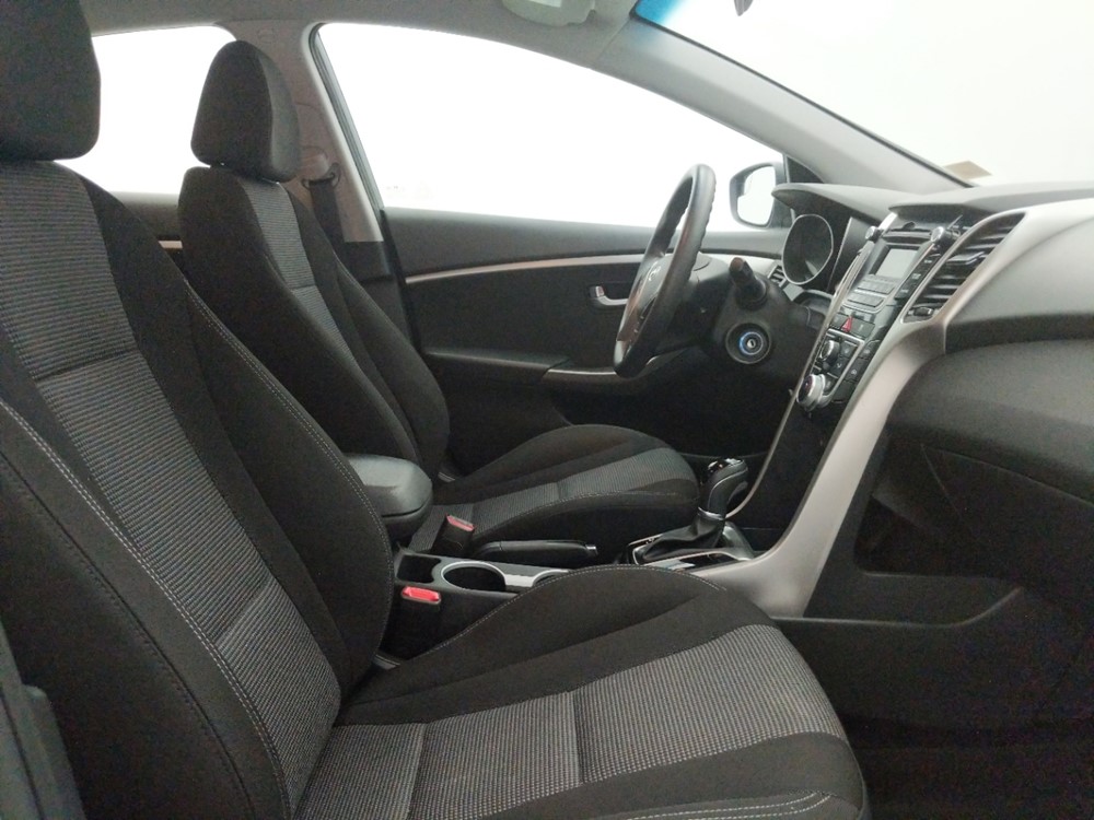 2017 Hyundai Elantra - Passenger Front Seat