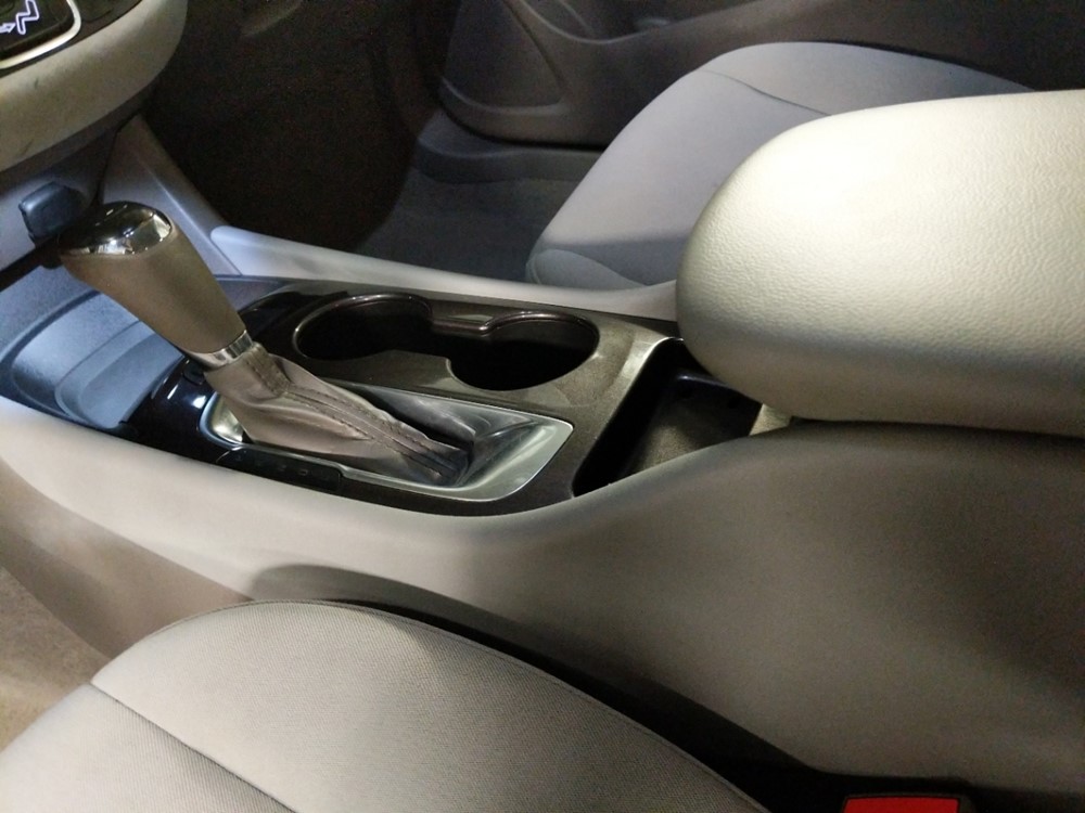 2017 Chevrolet Malibu - Center Console/Cup Holders