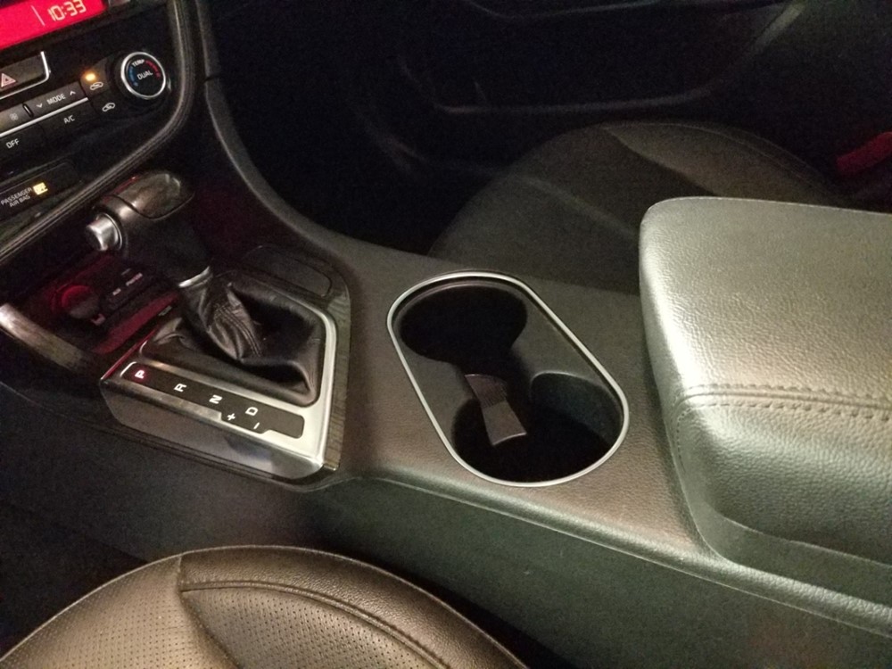 2015 Kia Optima - Center Console/Cup Holders