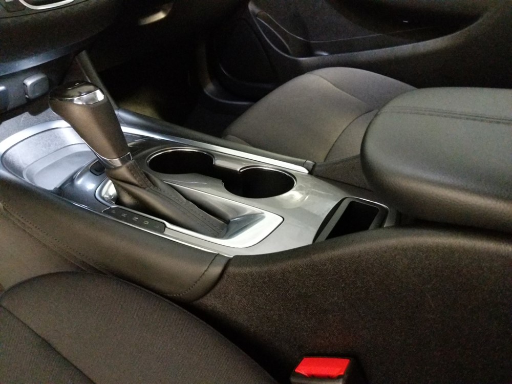 2018 Chevrolet Malibu - Center Console/Cup Holders