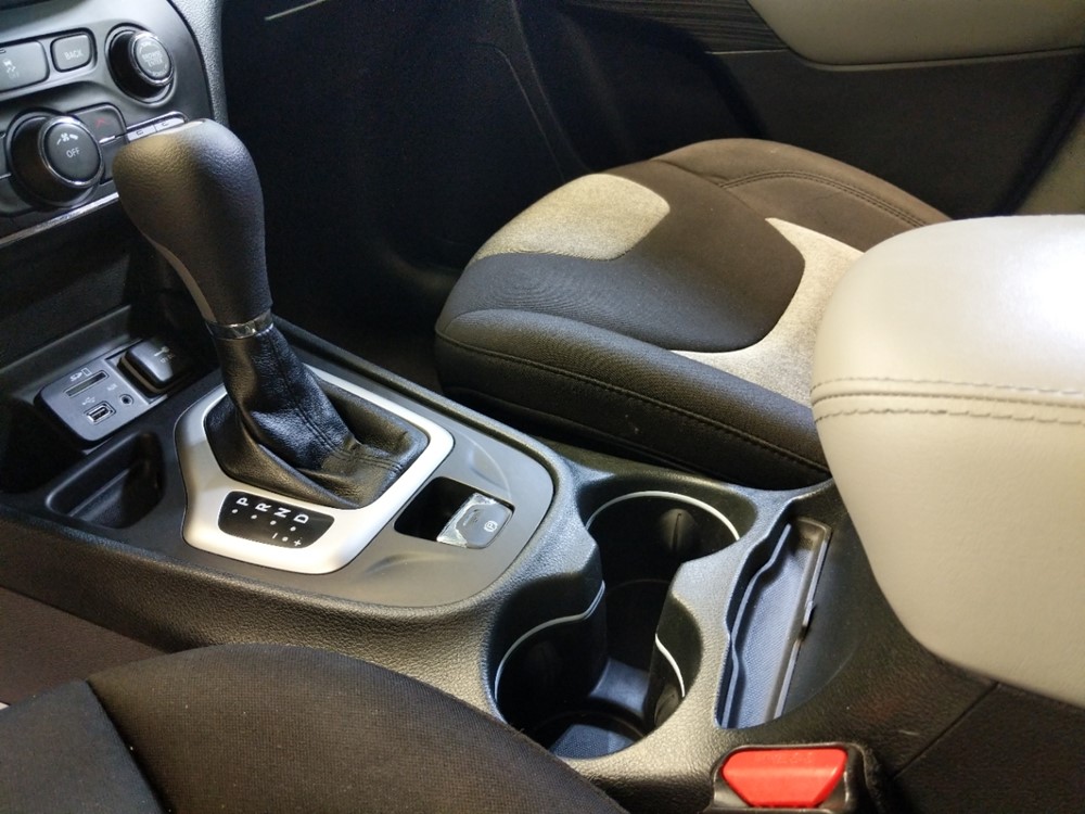 2014 Jeep Cherokee - Center Console/Cup Holders