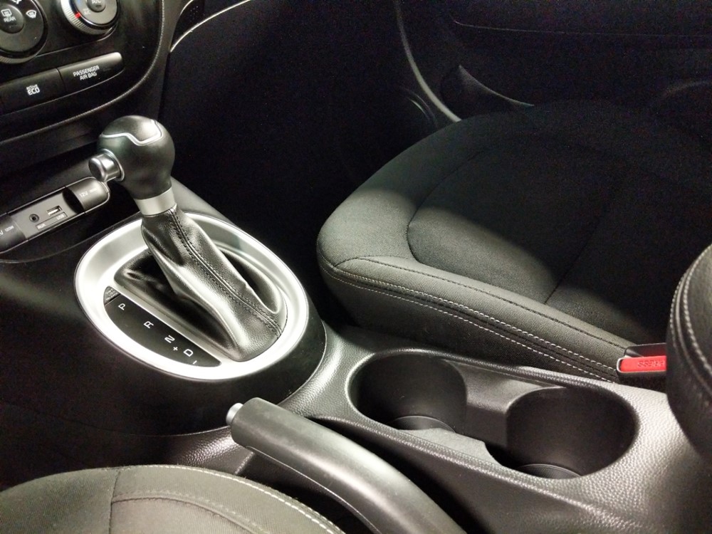 2016 Kia Soul - Center Console/Cup Holders