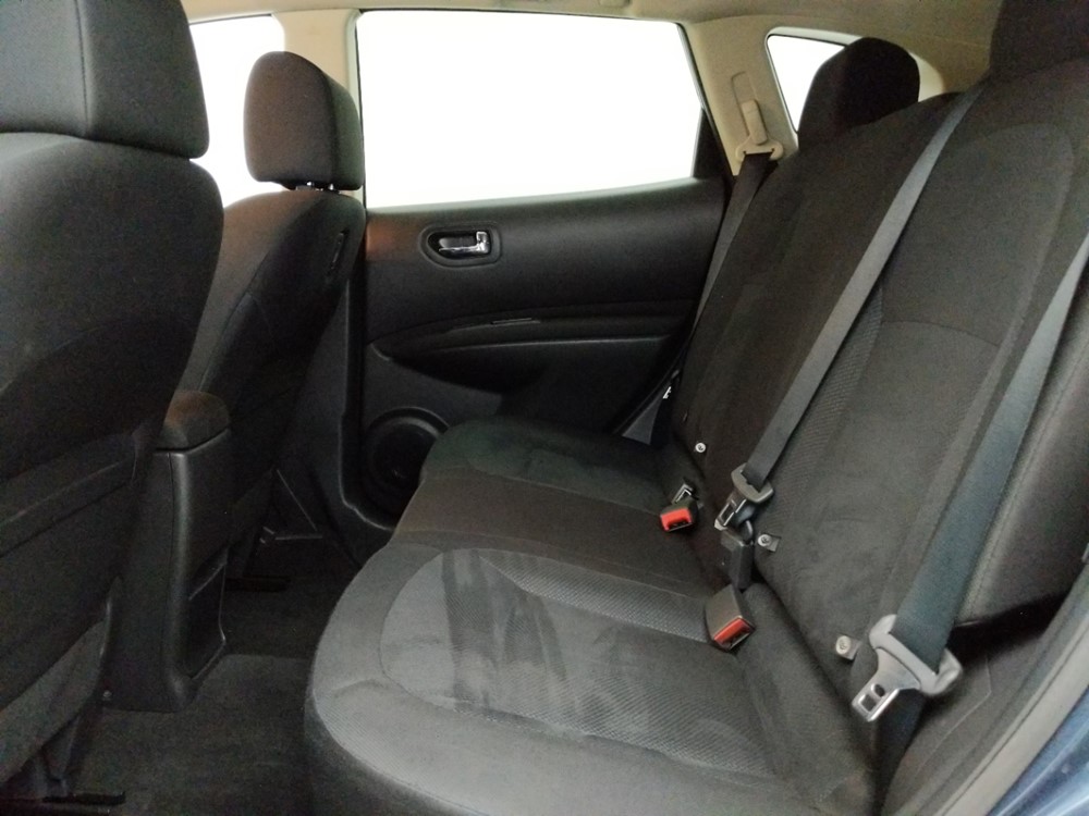 2015 Nissan Rogue - Driver Rear Seat