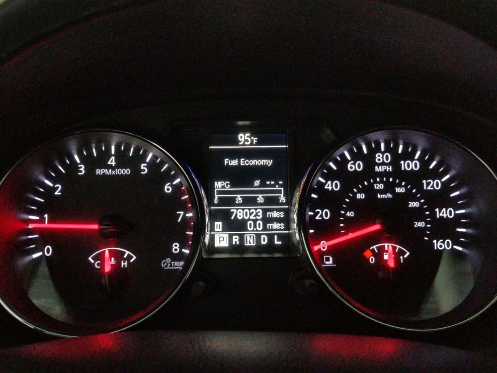 2015 Nissan Rogue - Odometer Close Up