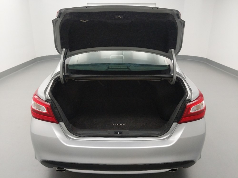 2016 Nissan Altima - Trunk