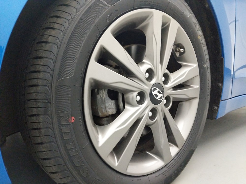 2018 Hyundai Elantra - Wheel
