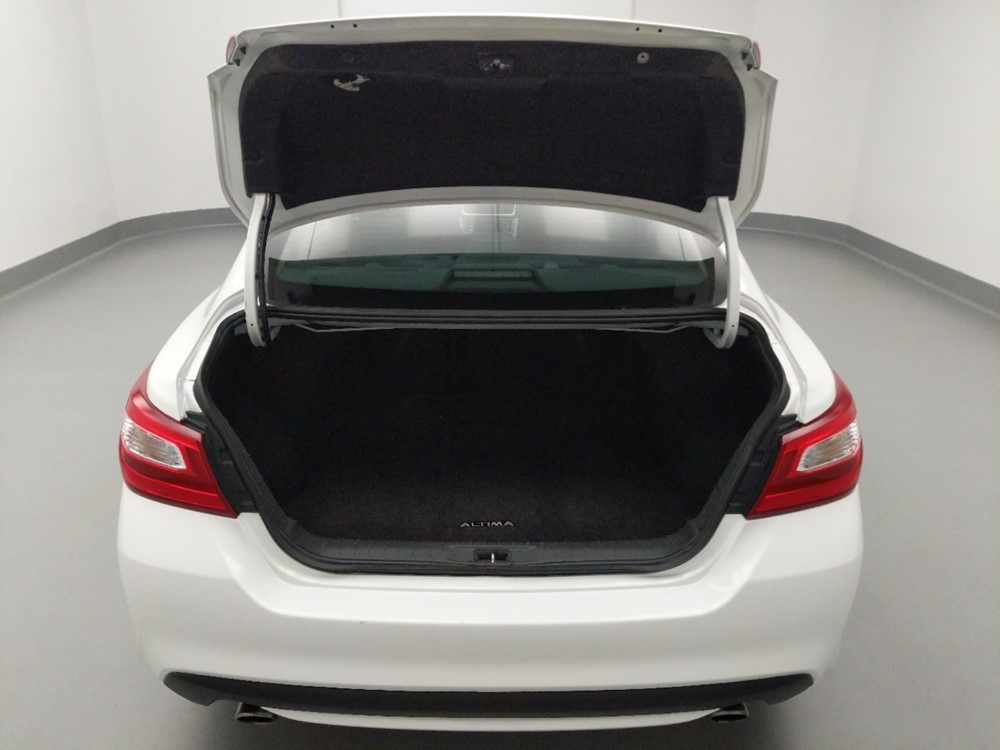 2017 Nissan Altima - Trunk