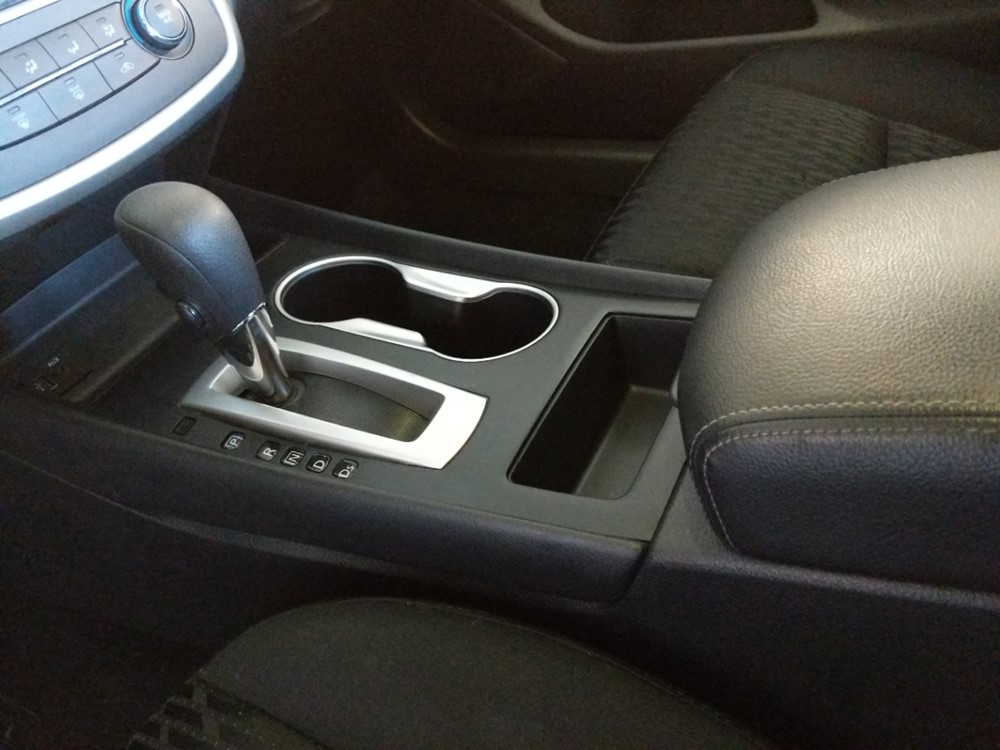 2017 Nissan Altima - Center Console/Cup Holders
