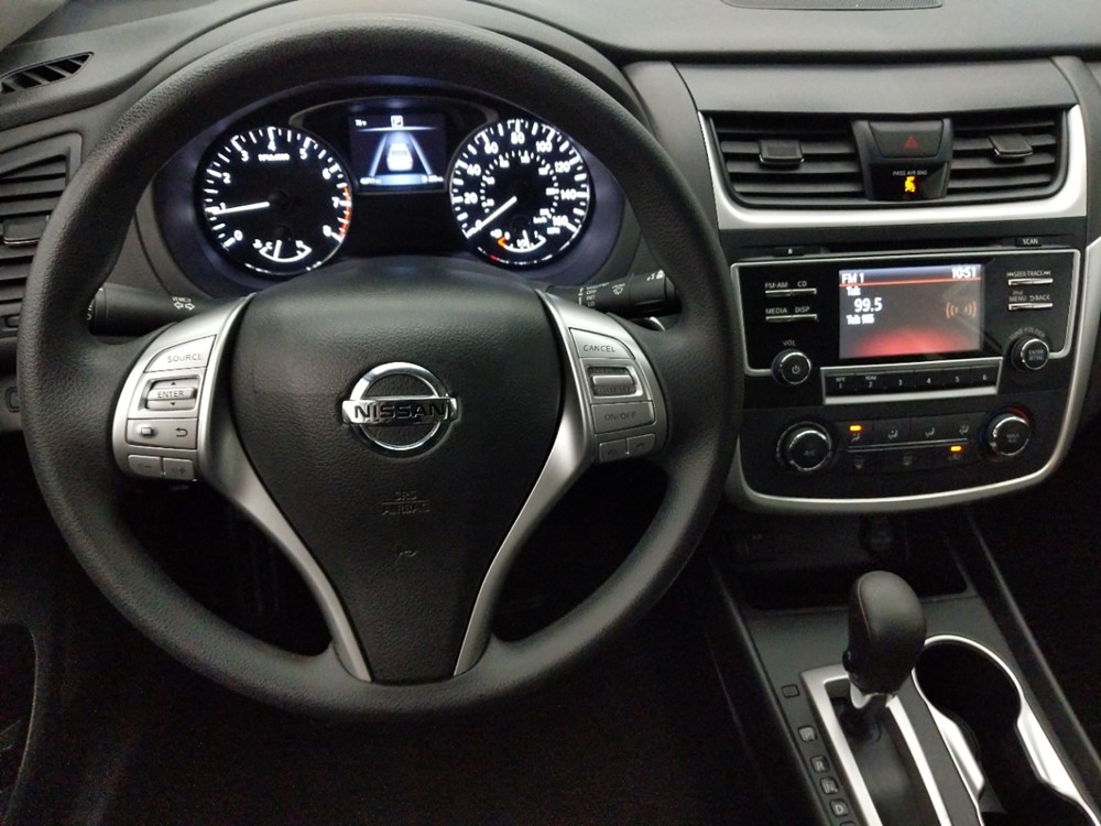 2017 Nissan Altima - Driver Dash
