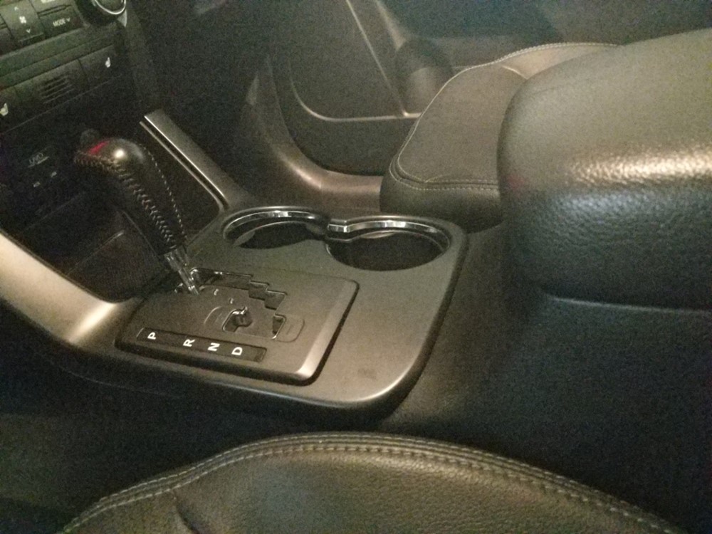 2013 Kia Sorento - Center Console/Cup Holders