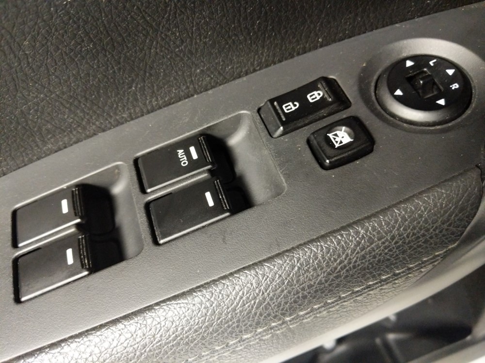 2013 Kia Sorento - Driver Power Windows/Lock Control