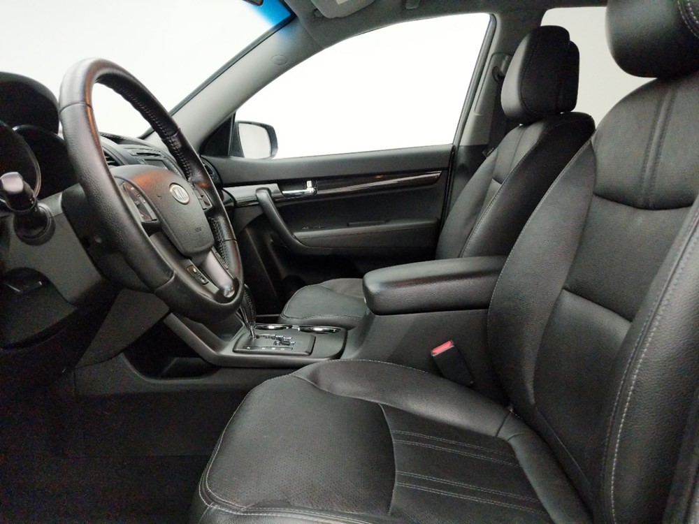 2013 Kia Sorento - Driver Front Seat