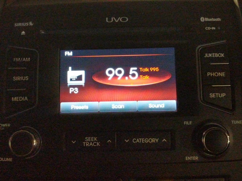 2013 Kia Sorento - Stereo Package