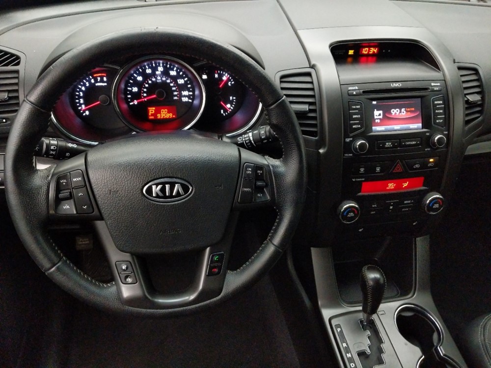 2013 Kia Sorento - Driver Dash