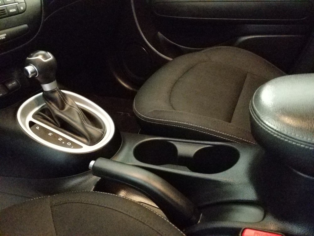 2017 Kia Soul - Center Console/Cup Holders