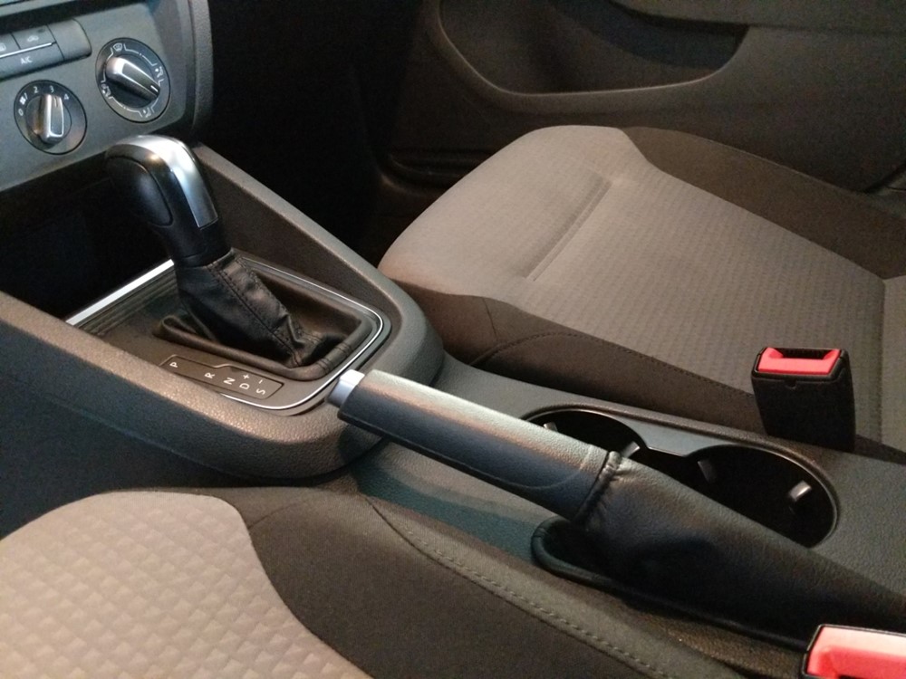 2018 Volkswagen Jetta - Center Console/Cup Holders