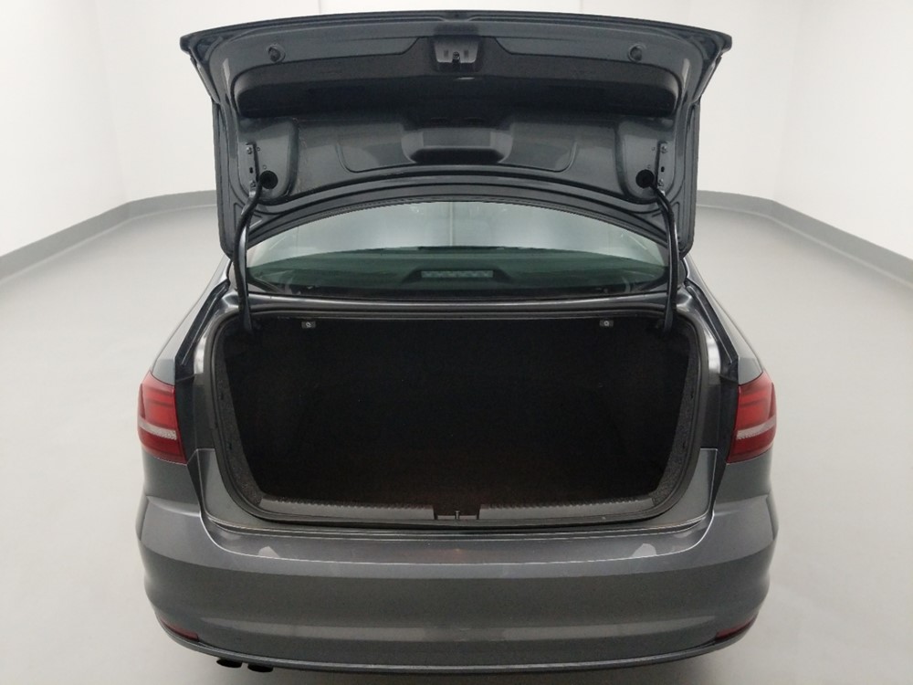 2018 Volkswagen Jetta - Trunk