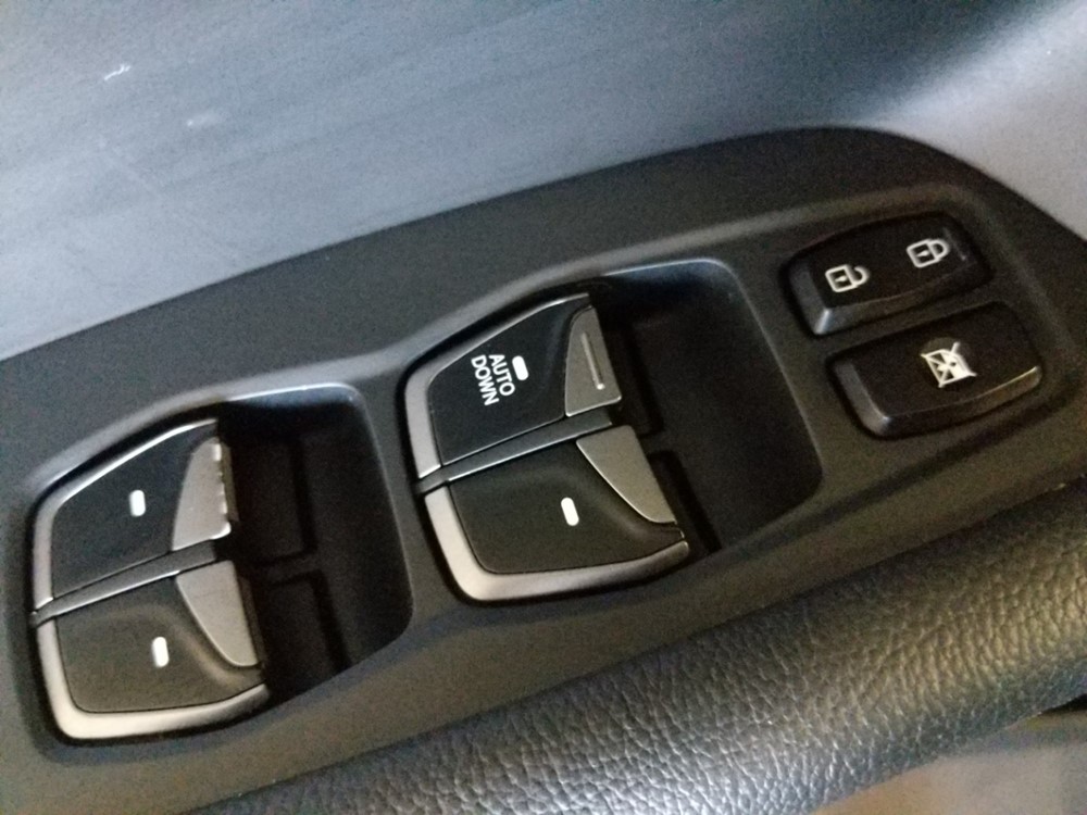 2018 Hyundai Santa Fe - Driver Power Windows/Lock Control