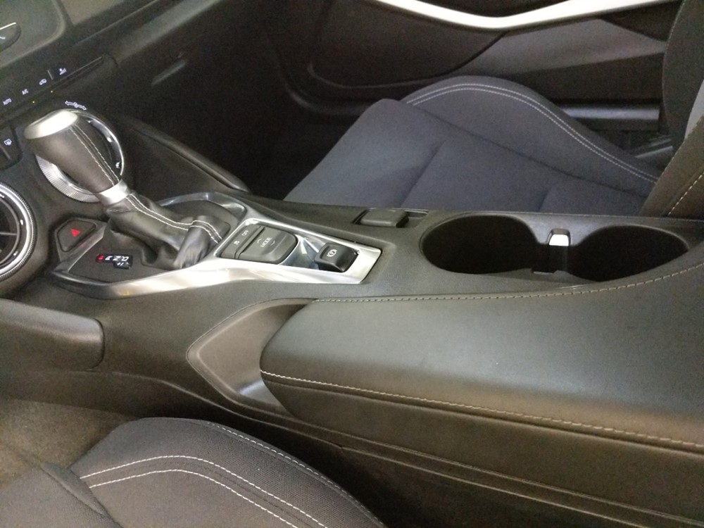 2017 Chevrolet Camaro - Center Console/Cup Holders