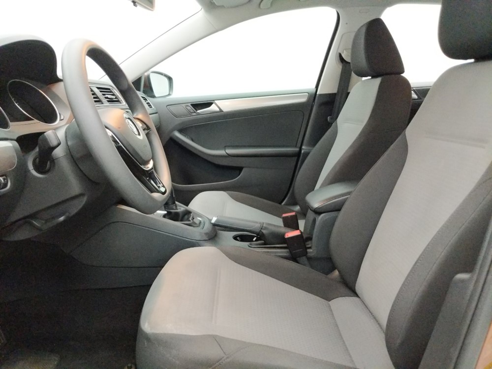 2017 Volkswagen Jetta - Driver Front Seat