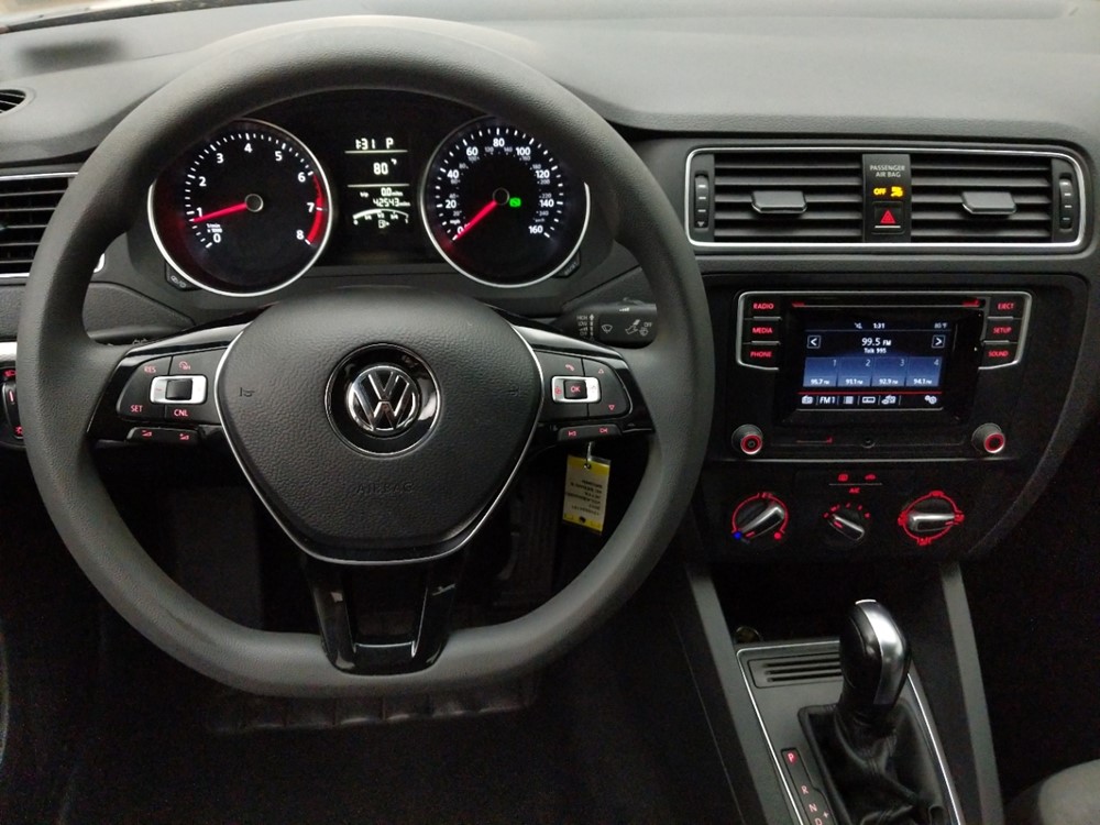 2017 Volkswagen Jetta - Driver Dash