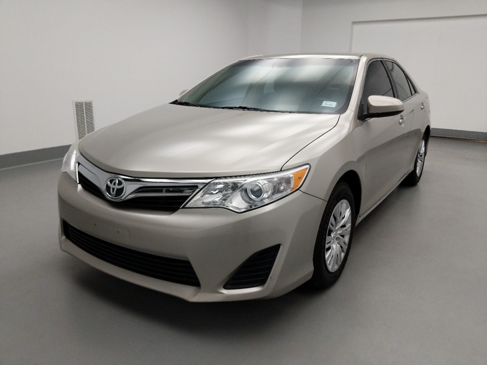 Used 2014 Toyota Camry Driver Front Bumper