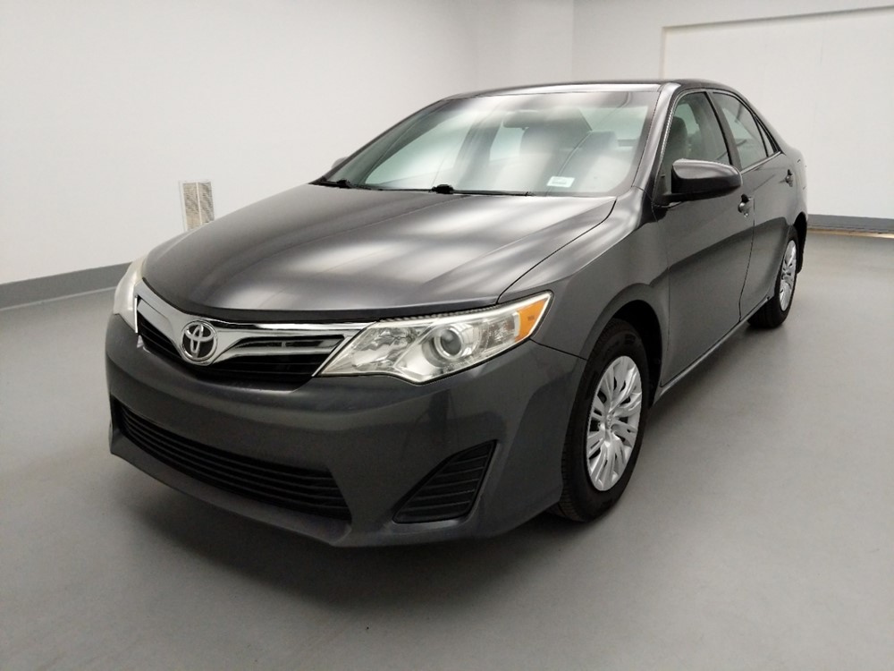 Used 2014 Toyota Camry Driver Front Bumper