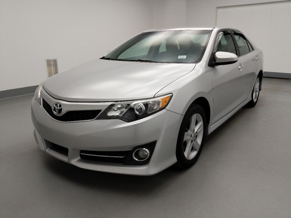 Used 2014 Toyota Camry Driver Front Bumper