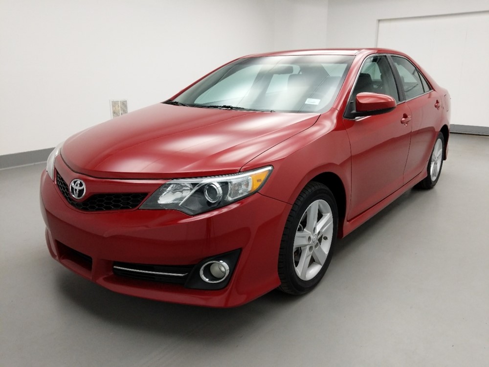 Used 2014 Toyota Camry Driver Front Bumper