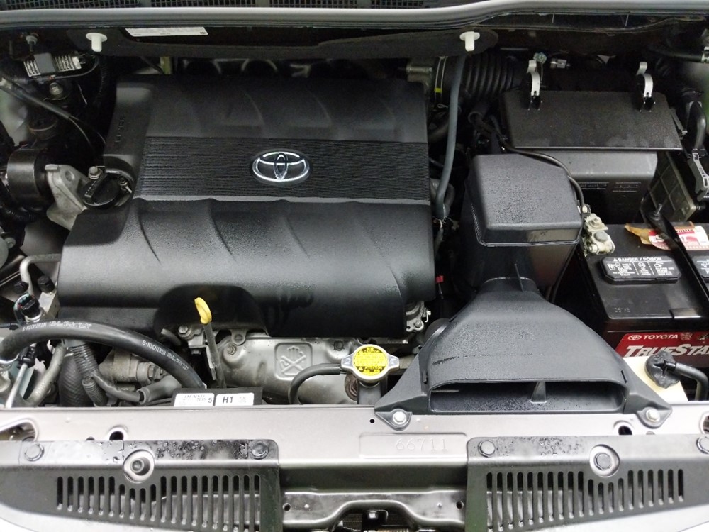 2015 Toyota Sienna - Engine