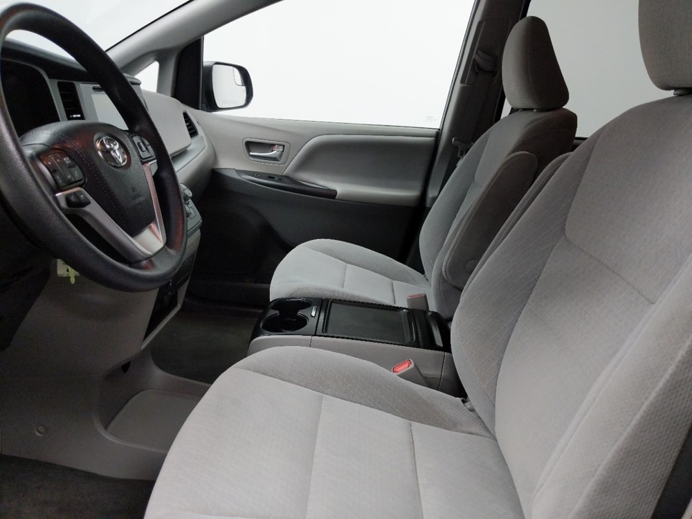2015 Toyota Sienna - Driver Front Seat