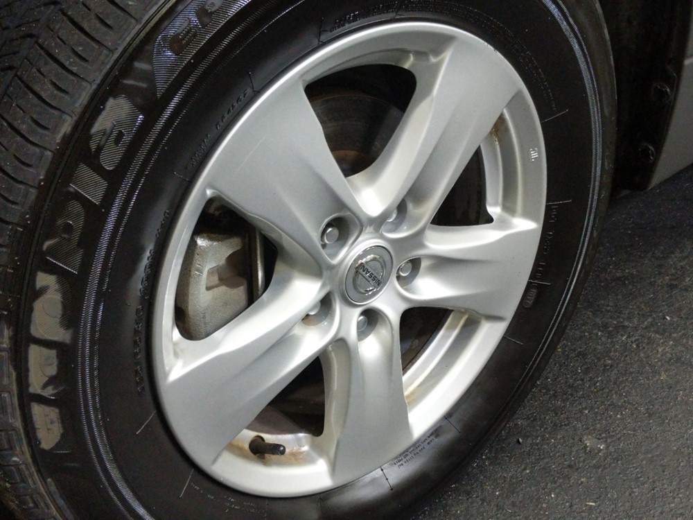 2017 Nissan Quest - Wheel