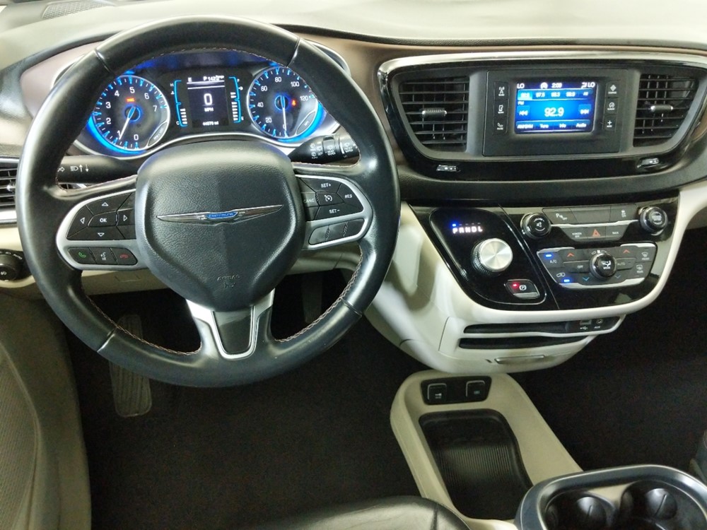 2017 Chrysler Pacifica - Driver Dash