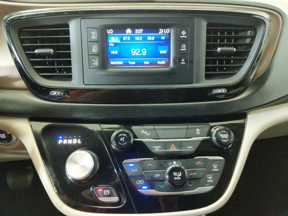2017 Chrysler Pacifica - Stereo Package