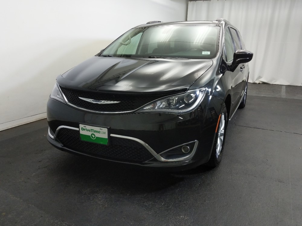 2017 Chrysler Pacifica - Driver Front Hood