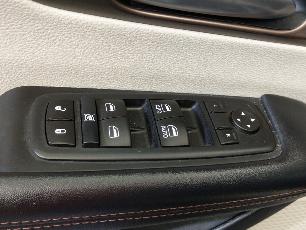 2017 Chrysler Pacifica - Driver Power Windows/Lock Control