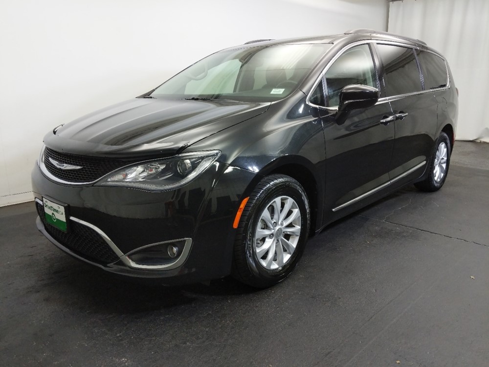 2017 Chrysler Pacifica - Driver Front Bumper