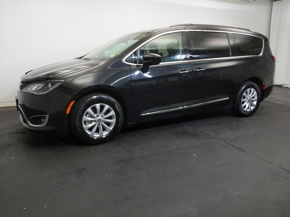 2017 Chrysler Pacifica - Driver Front Side