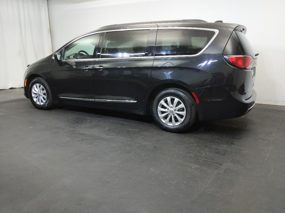 2017 Chrysler Pacifica - Driver Rear Side