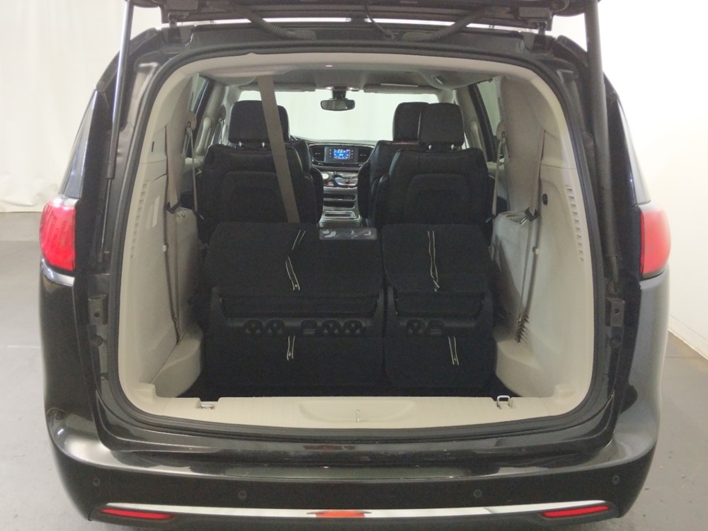 2017 Chrysler Pacifica - Trunk