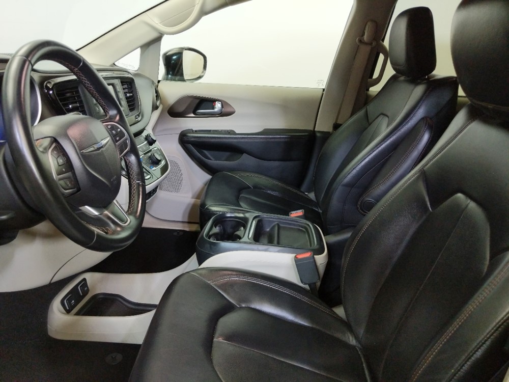 2017 Chrysler Pacifica - Driver Front Seat