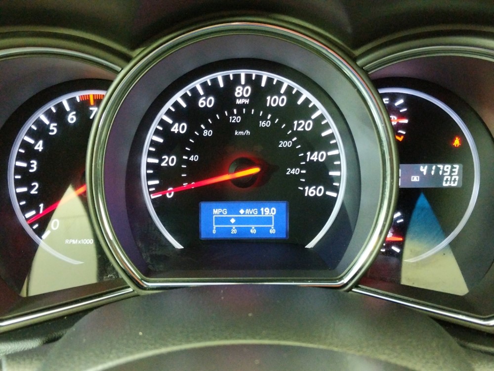 2014 Nissan Murano - Odometer Close Up