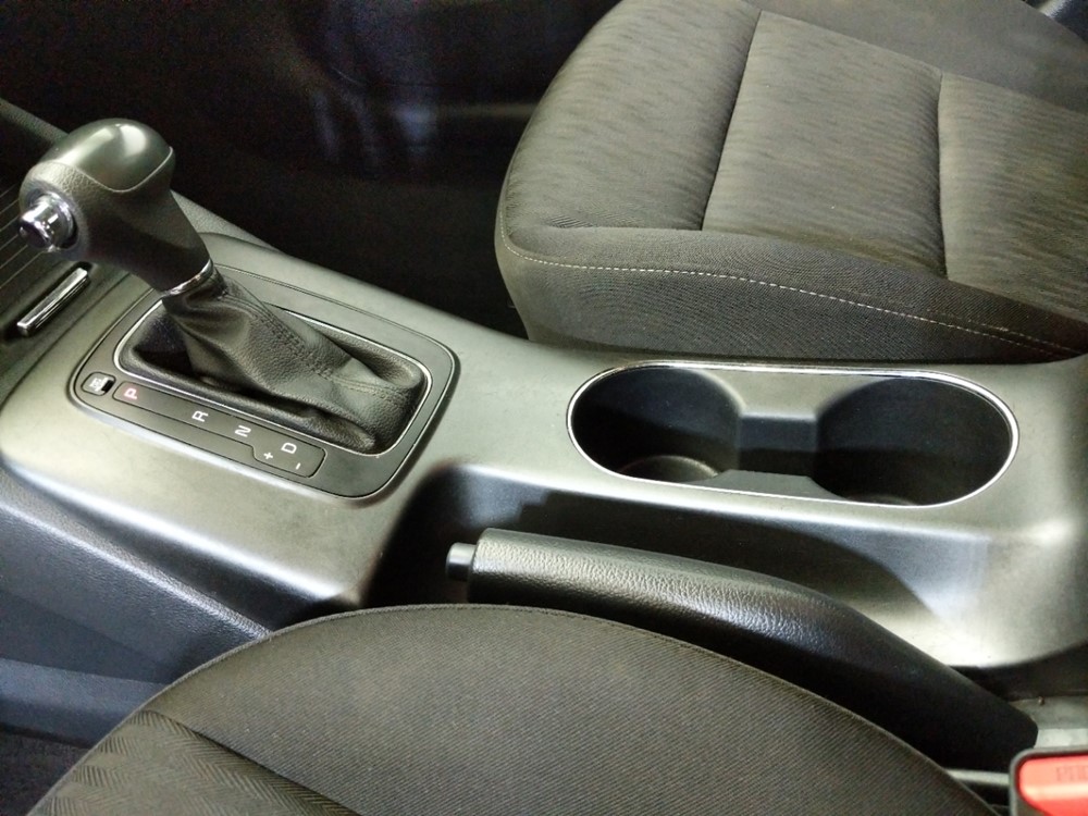 2016 Kia Forte - Center Console/Cup Holders