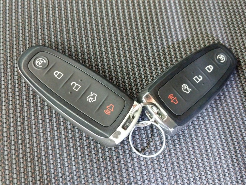 2016 Ford Taurus - Keys