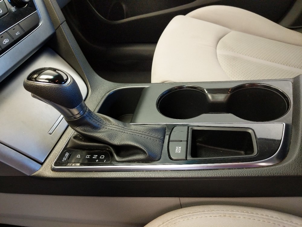 2015 Hyundai Sonata - Center Console/Cup Holders