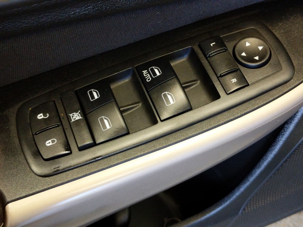 2017 Jeep Cherokee - Driver Power Windows/Lock Control