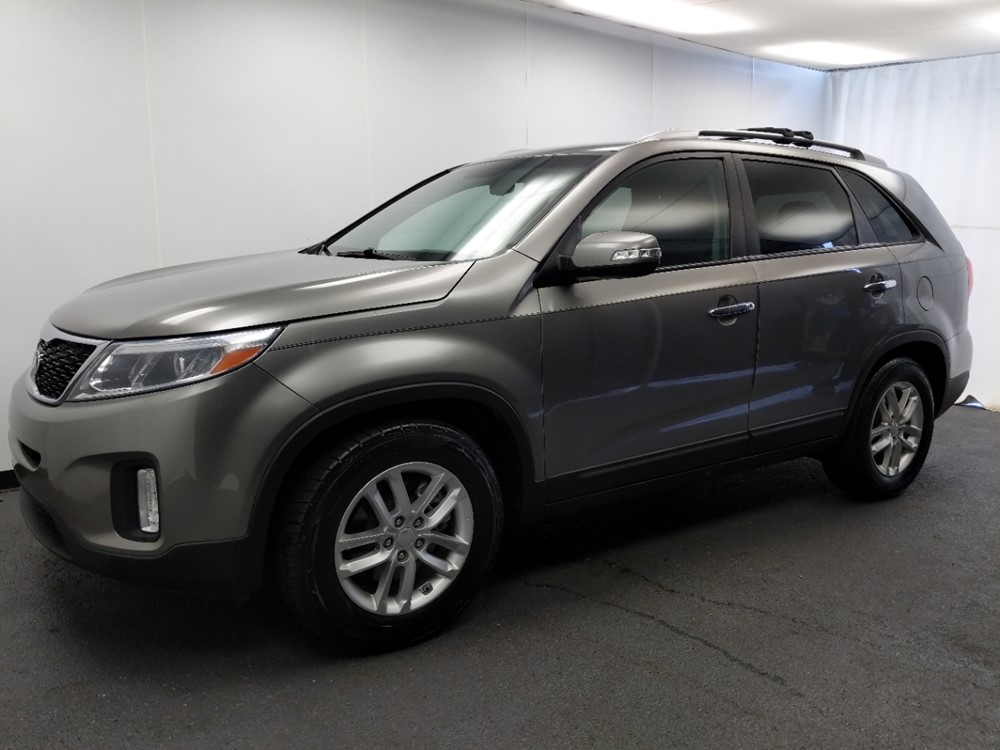 2014 Kia Sorento - Driver Front Side
